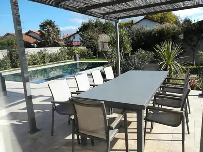 Piscine de l'établissement Maison basco landaise à 10 kms des plages ou située à proximité