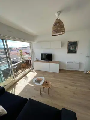Télévision ou salle de divertissement dans l'établissement Studio cosy au porte de l ocean
