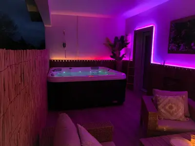 Plan de l'établissement Le Cocon Rose Jacuzzi privé rêve et Douceur