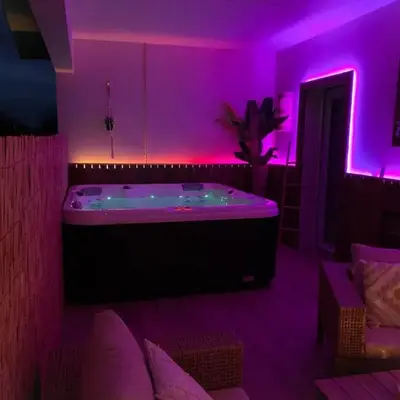 Le Cocon Rose Jacuzzi privé rêve et Douceur