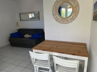 Coin salon dans l'établissement APPART BISCA plage