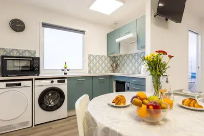 Cuisine ou kitchenette dans l'établissement L'Ilot Narossais 5 - idéal curiste - clim - proche Dax