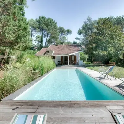 Villa avec piscine proche Lac