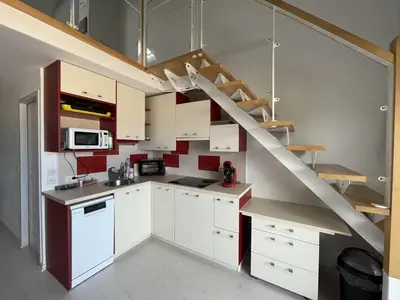 Cuisine ou kitchenette dans l'établissement T2 Mezzanine, 5 Pers, Face Océan à Vieux-Boucau - FR-1-379-180