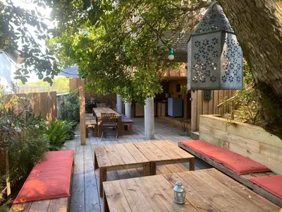 Jardin de l'établissement New wooden house 300 m from beach, forest, 1 to 11 people