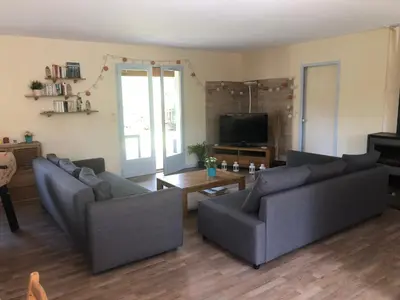 Télévision ou salle de divertissement dans l'établissement Vieux-Boucau - Maison entière 8 pers