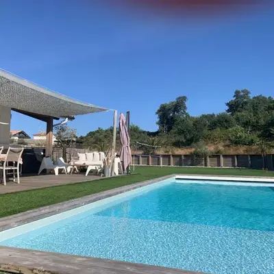 Villa 12 personnes piscine chauffée et jacuzzi
