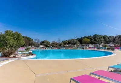 Piscine de l'établissement Mobil home 532 au bord du Lac de Biscarrosse ou située à proximité