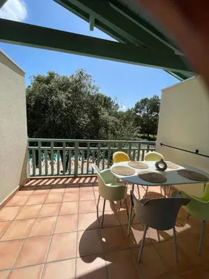 Balcon ou terrasse dans l'établissement Séjour Piscine, Forêt, Océan à Soustons Plage
