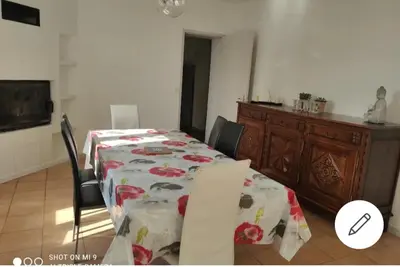 Un ou plusieurs lits dans un hébergement de l'établissement Maison cosy à la campagne, piscine et tranquillité