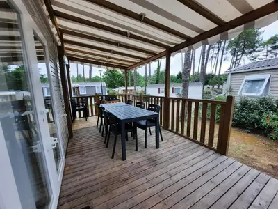 Balcon ou terrasse dans l'établissement Les Dunes de Contis 4 étoiles à St Julien en Born emplacement 277 3CH 1SDB 8 personnes