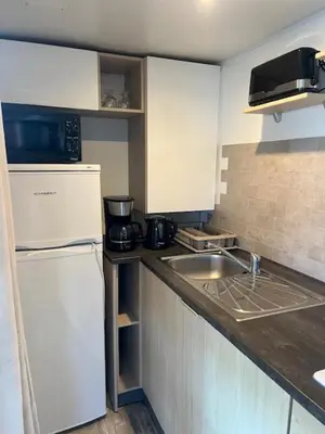 Cuisine ou kitchenette dans l'établissement La Plage 4 étoiles emplacement C41 3CH 1SDB 6 personnes