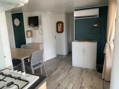 Cuisine ou kitchenette dans l'établissement La Plage 4 étoiles emplacement C41 3CH 1SDB 6 personnes