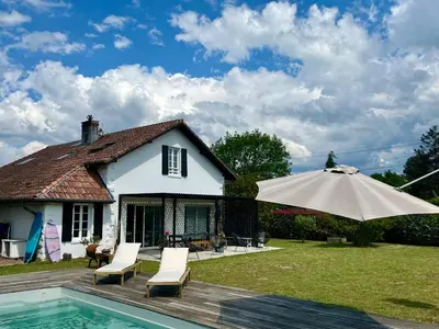 Piscine de l'établissement Sukha surf lodge ou située à proximité