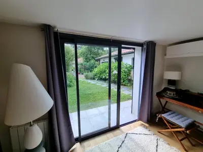 Jardin de l'établissement house with heated pool and jacuzzi
