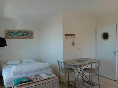 Un ou plusieurs lits dans un hébergement de l'établissement Studio bord de plage Seignosse, loggia ouest - FR-1-239-1110