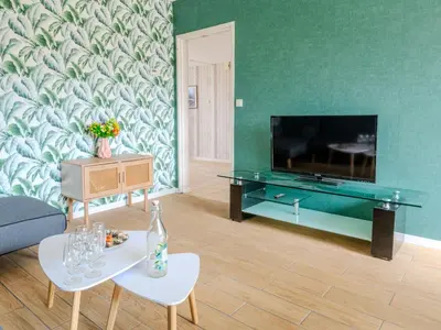 Télévision ou salle de divertissement dans l'établissement Holiday Home Les Trounques-2 by Interhome