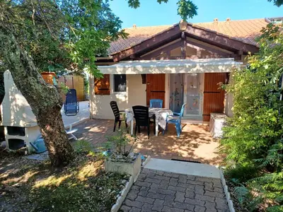 Jardin de l'établissement Villa Capbreton proche plage résidence avec piscine