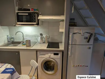 Cuisine ou kitchenette dans l'établissement Villa Capbreton proche plage résidence avec piscine