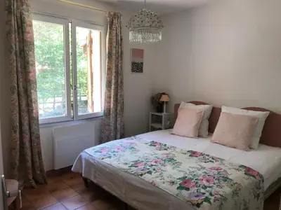 Un ou plusieurs lits dans un hébergement de l'établissement villa chêne liège