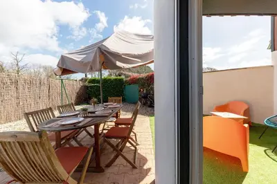 Balcon ou terrasse dans l'établissement Villa 13 - En duplex jardin privé à 400m du lac