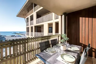 Balcon ou terrasse dans l'établissement Atlantic Selection - Vagues en Vue, à l'Estacade avec piscine