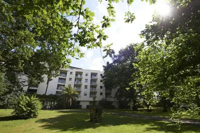 Jardin de l'établissement Residence Les Chenes