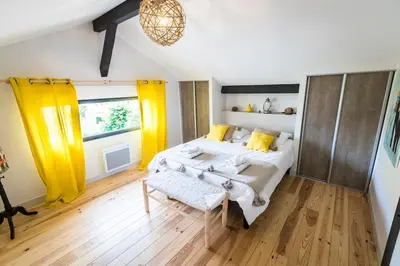 Un ou plusieurs lits dans un hébergement de l'établissement Villa classée 5 étoiles 200m de la plage piscine chauffée 5 vélos