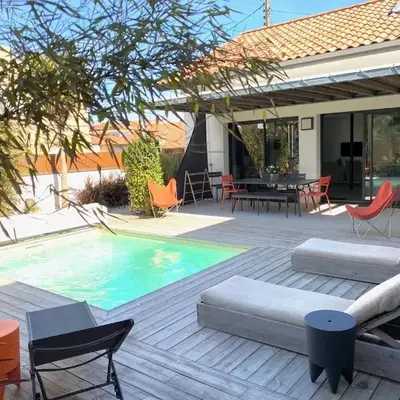 Villa classée 5 étoiles 200m de la plage piscine chauffée 5 vélos