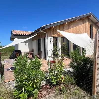Maison entre océan et forêt landaise