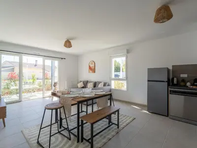 Cuisine ou kitchenette dans l'établissement Appartement T4 lumineux à Biscarrosse - 6 à 8 pers. - Parking inclus - FR-1-319-599