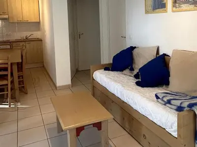 Cuisine ou kitchenette dans l'établissement Maison confortable 6 pers, terrasse, résidence avec piscine et parking proche mer - FR-1-239-1118