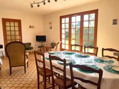Télévision ou salle de divertissement dans l'établissement Maison charmante près de l'océan à Lit-et-Mixe - FR-1-50-170