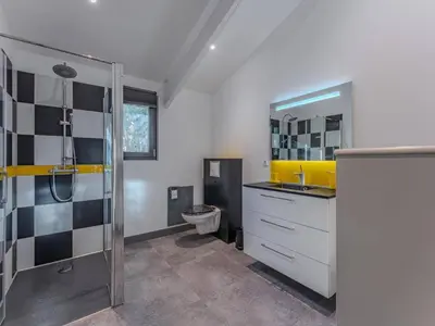 Cuisine ou kitchenette dans l'établissement Villa d'exception avec piscine chauffée proche océan à Biscarrosse Plage - FR-1-831-8