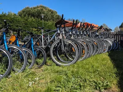 Vélo sur le terrain de l'établissement Mobilhome 642 3 chambres Siblu La Réserve ou dans les environs