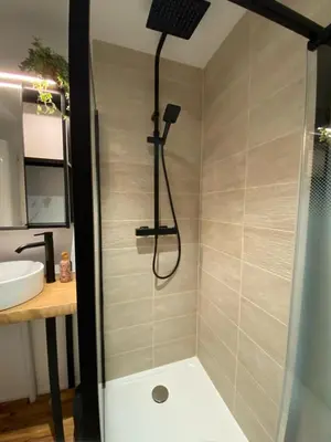 Salle de bains dans l'établissement Paisible Studio avec jardin Bassin Arcachon