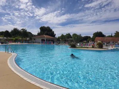 Piscine de l'établissement Détente et Lac ou située à proximité