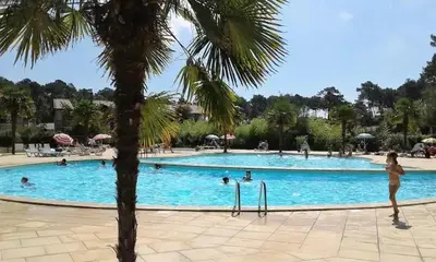 Piscine de l'établissement Appartement plage, piscine, tennis, nature ou située à proximité