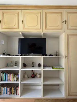 Bibliothèque dans l'appartement