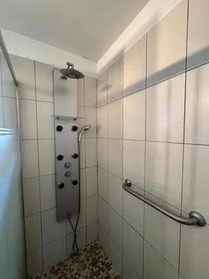 Salle de bains dans l'établissement Appartement Luisa , à 10 minutes des plages