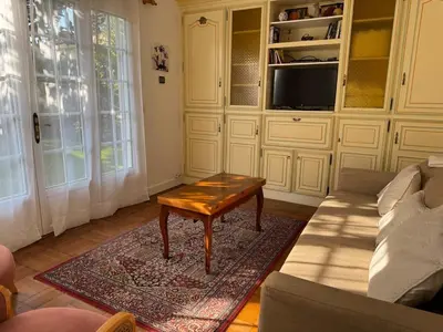 Télévision ou salle de divertissement dans l'établissement La Casita, à 10 minutes de la plage