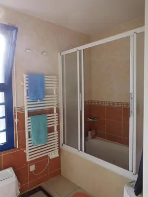Salle de bains dans l'établissement Villa Destordeur