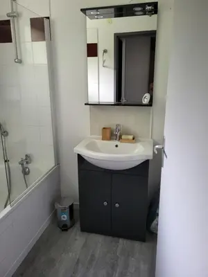 Salle de bains dans l'établissement Terrasses du lac appt