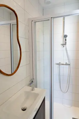 Salle de bains dans l'établissement Hotel Bleu Soleil