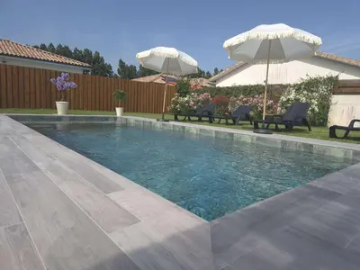 Piscine de l'établissement Maison cosy avec piscine 8 pers ou située à proximité