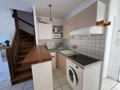 Cuisine ou kitchenette dans l'établissement Cadre idéal près de l'océan pour 4 personnes à Biscarrosse Plage - FR-1-831-6