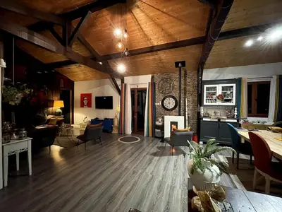 Coin salon dans l'établissement La grange sous les pins landais