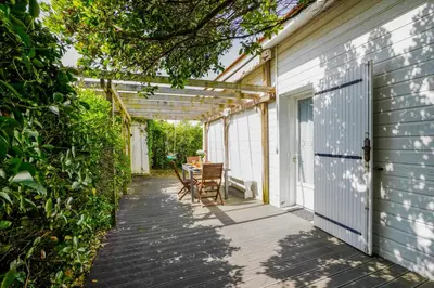 Jardin de l'établissement Nitedo- Maison avec jardin et terrasse - 200m plage et forêt