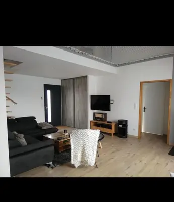 Télévision ou salle de divertissement dans l'établissement Maison cosy proche forêt