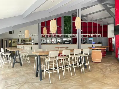 Restaurant ou autre lieu de restauration dans l'établissement Mobile Home 6 personnes